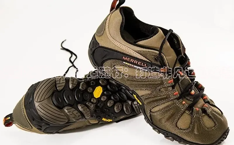 意昂体育台孩176五八27员颐驰 06运动鞋更充，舒适随行：打造非凡运动体验