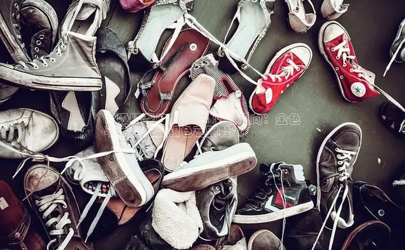 意昂体育平台APP中海达**吸睛夺目！2024 潮流风向：金色
平底鞋搭配银色高跟鞋**