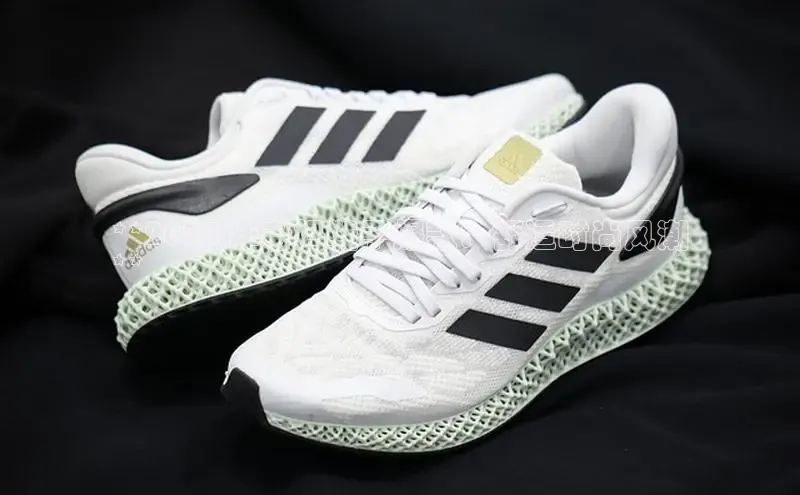 意昂体育官网小度商城**2024 年老妈鞋子爆款：舒适时尚风潮
**