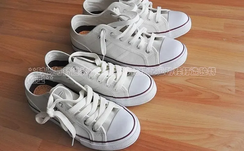 意昂体育台孩176五八27员颐驰 06**时尚与舒适兼备：用黑纱裙搭配运动鞋打造独特
造型**