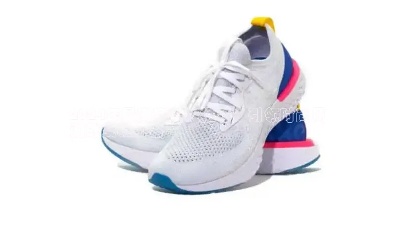 意昂体育百度众测2024年最潮高帮鞋推荐：引领时尚风
潮的女鞋必备